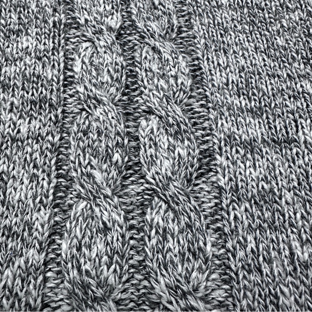 St. John's Bay Gray Cotton Blend Cable Knit Sleeveless Sweater Vest XL. EUC! - Picture 6 of 7